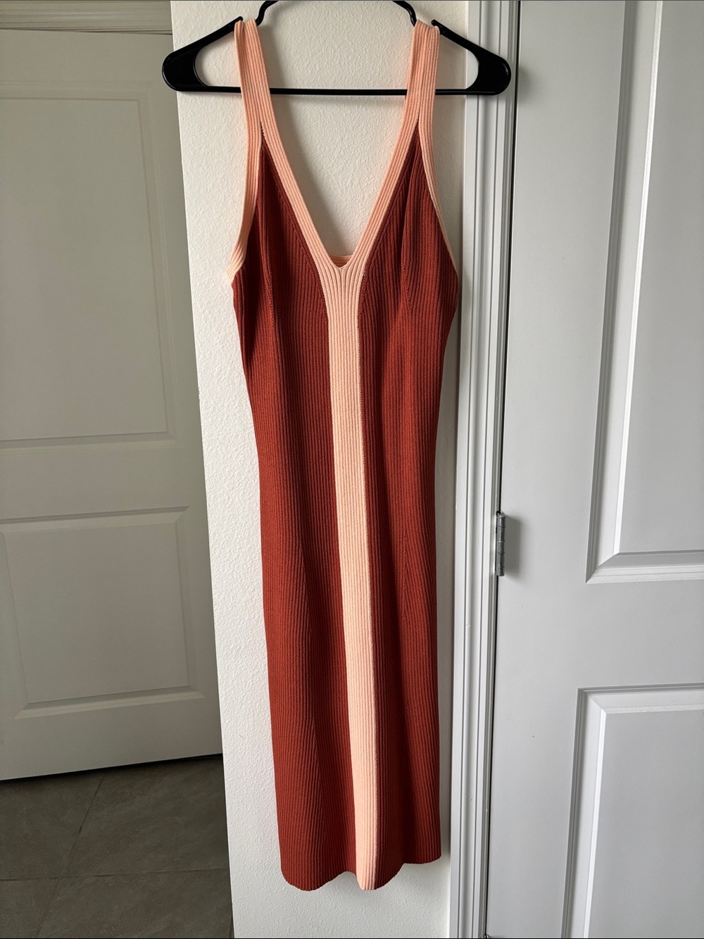 bebe Two-Tone Ribbed V-Neck Midi Dress in Rust and Cream